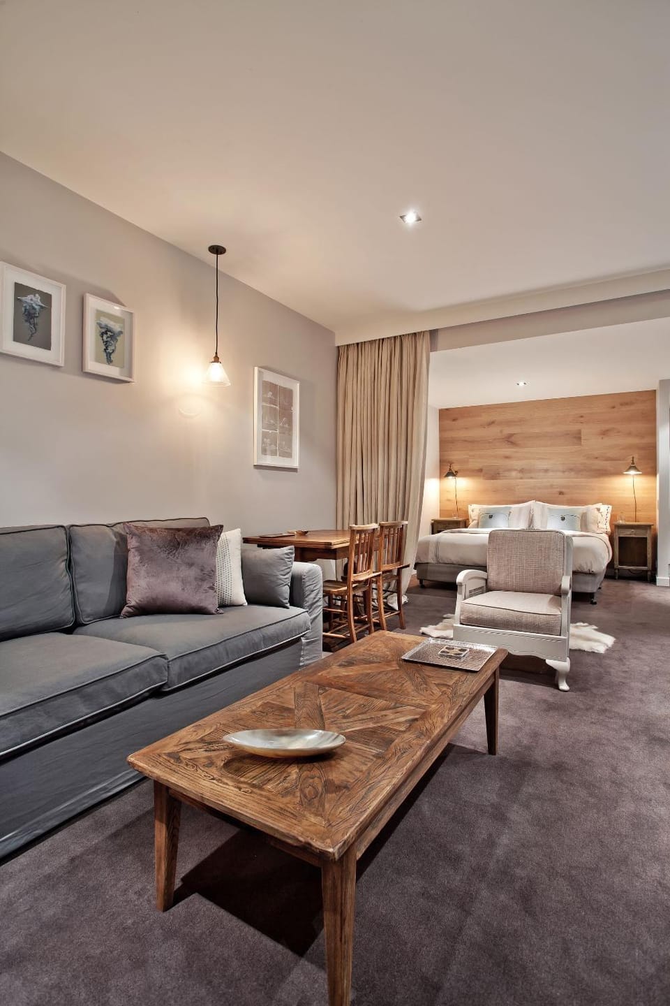 Bed, Living room