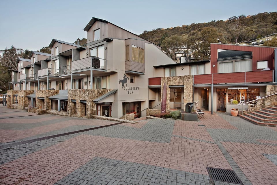 Property building, Street view