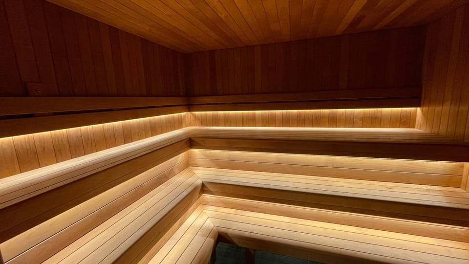 Sauna, Swimming pool
