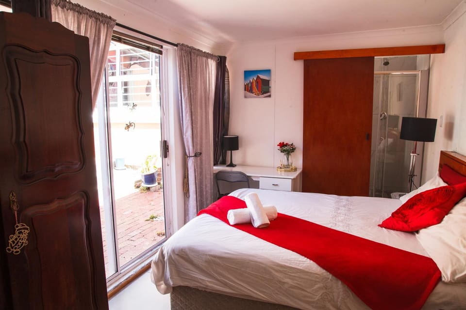 Luxurious Flatlet in the heart of Mowbray Apartment in Cape Town