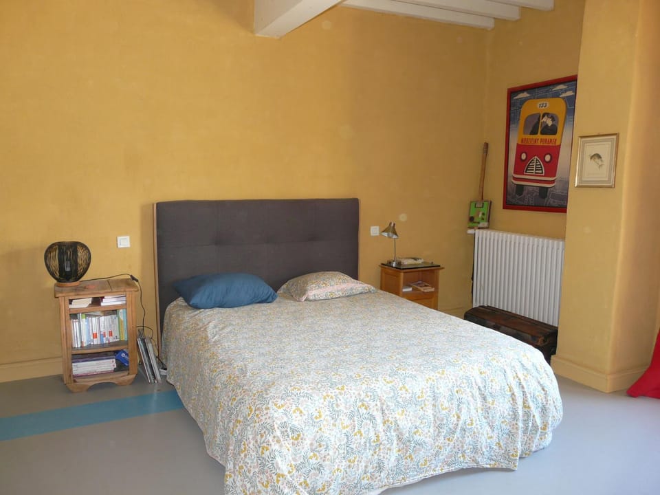 Bed, Photo of the whole room