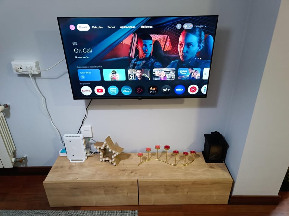 Communal lounge/ TV room, TV and multimedia, Evening entertainment