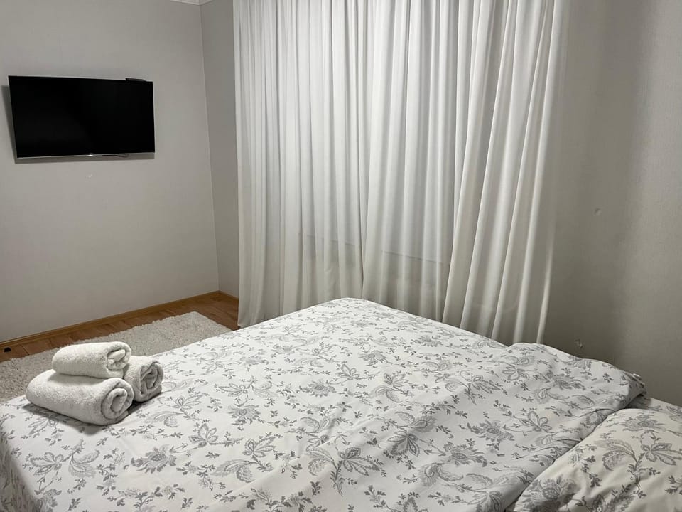 TV and multimedia, Bedroom, towels