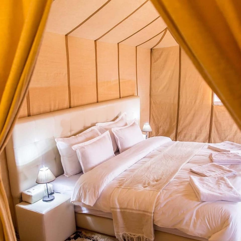 Property building, Bed, Photo of the whole room, Bedroom, wardrobe