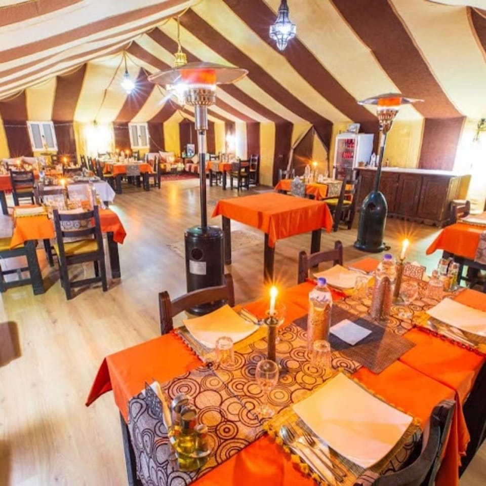Property building, Restaurant/places to eat, Food and drinks, Banquet/Function facilities, Food, Buffet breakfast