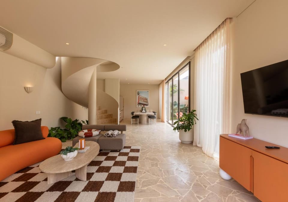 Communal lounge/ TV room