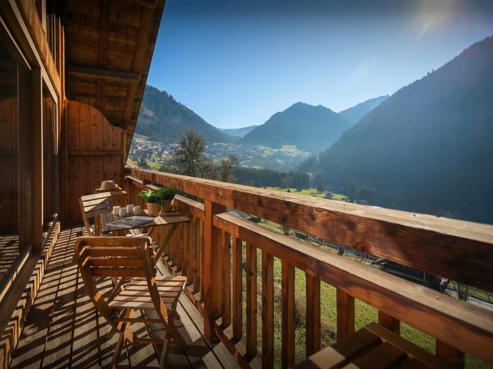View (from property/room), Balcony/Terrace, Mountain view
