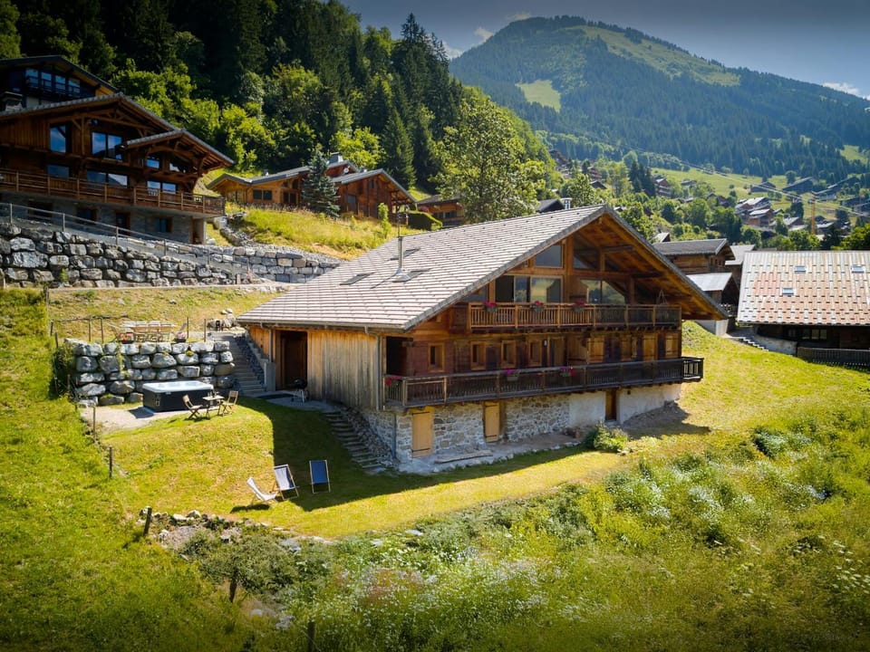Property building, Summer, Mountain view