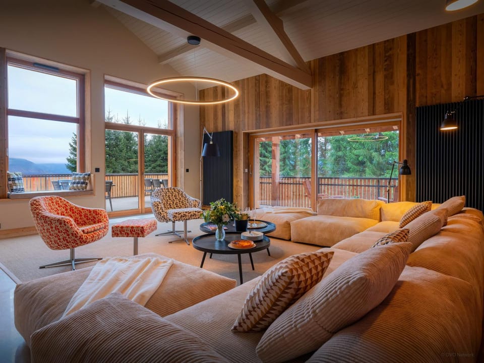 Summer, Living room, Seating area