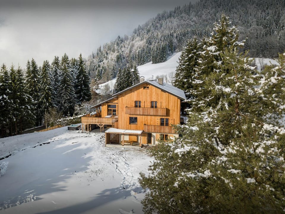 Property building, Natural landscape, Winter