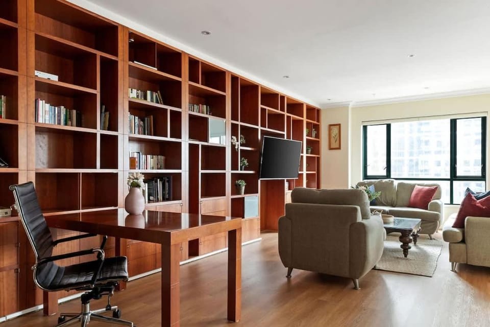Stylish & Cozy 4BR Retreat with FREE Parking Apartment in Melbourne