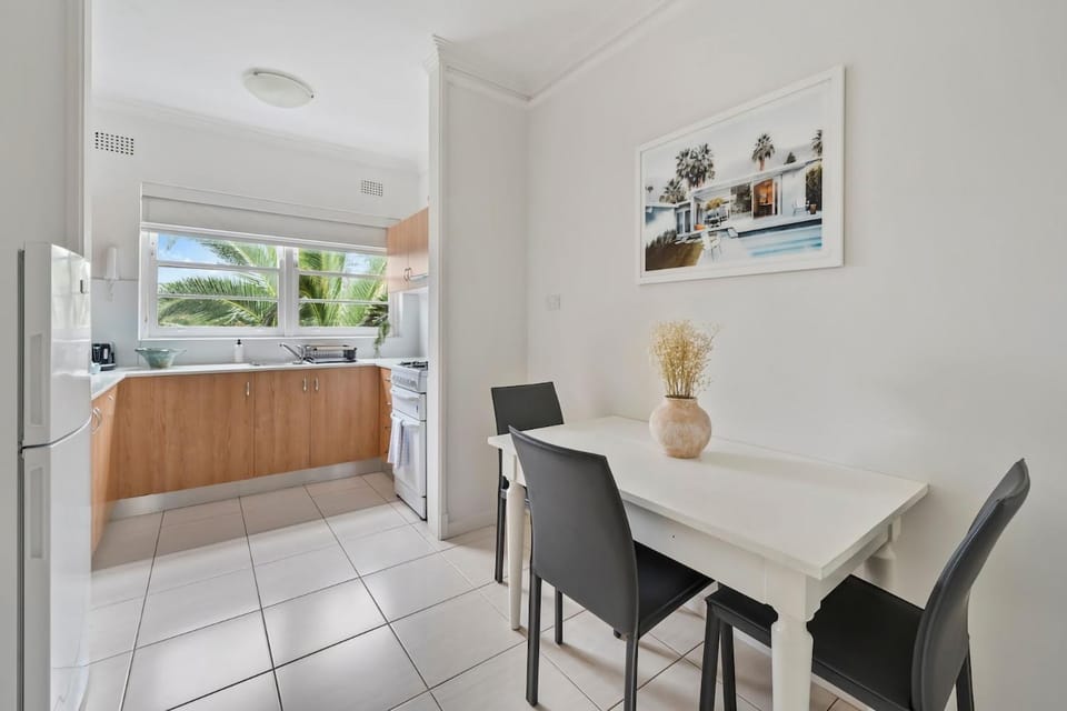 Warm Spacious Bondi Stay with Parking Apartment in Sydney