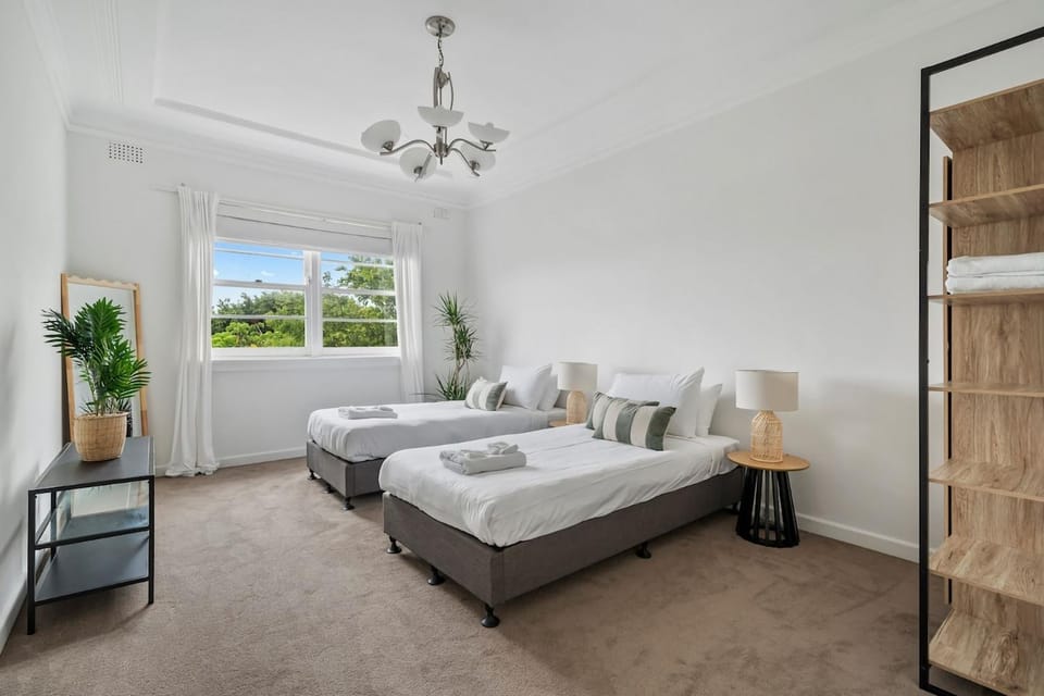 Warm Spacious Bondi Stay with Parking Apartment in Sydney