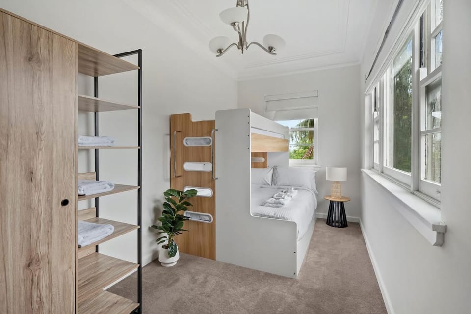 Warm Spacious Bondi Stay with Parking Apartment in Sydney