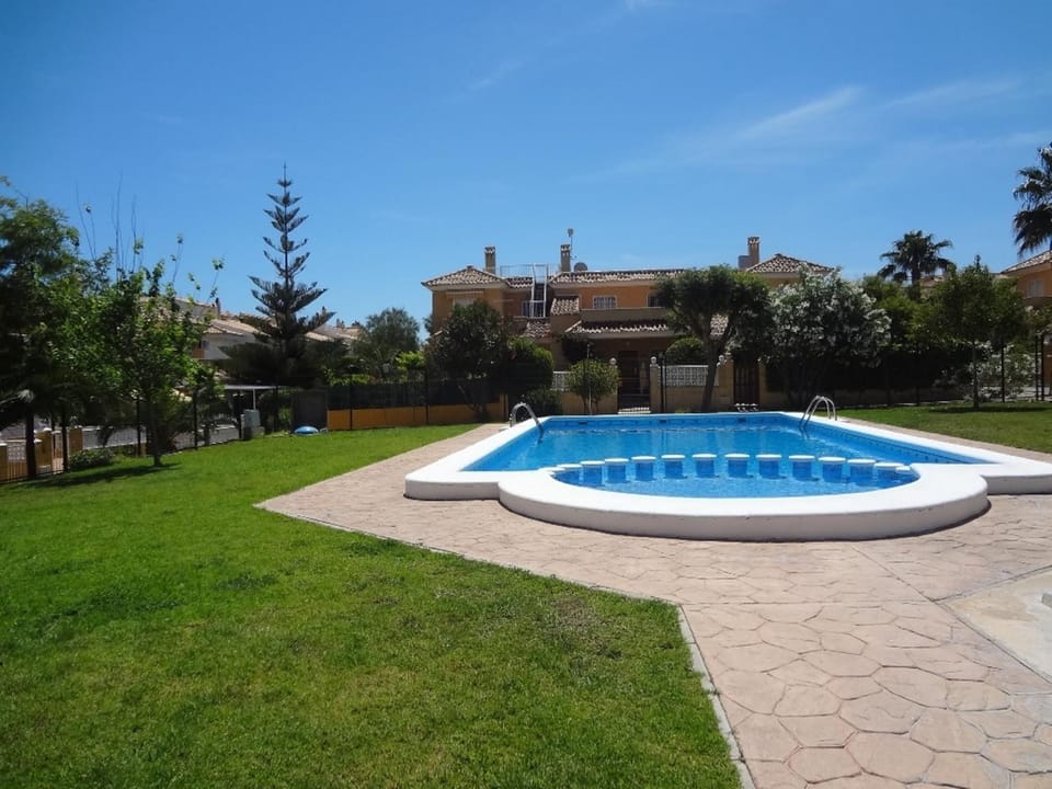 Swimming pool, Swimming pool