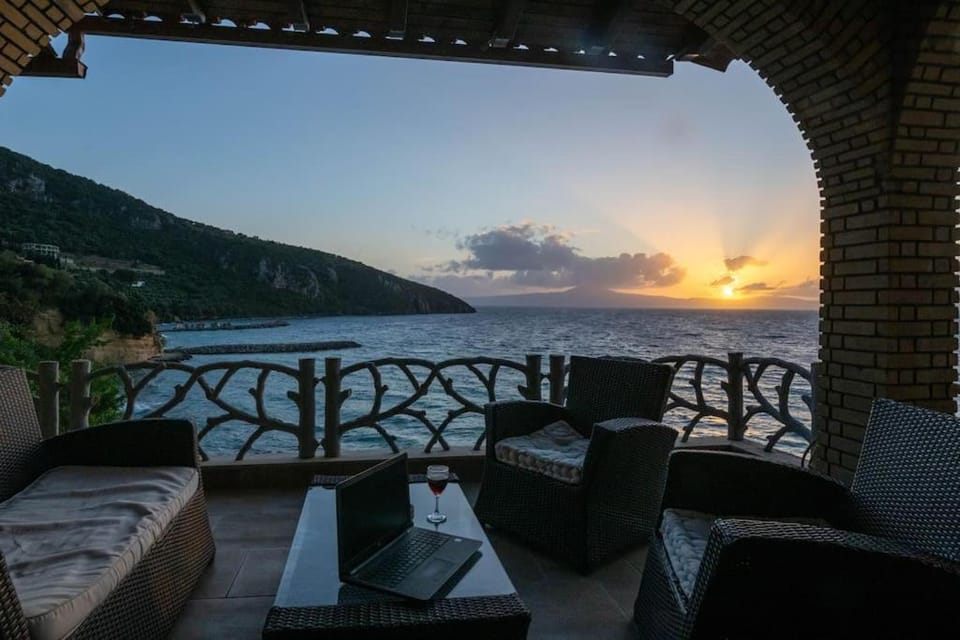 Patio, Nearby landmark, Day, Natural landscape, View (from property/room), Balcony/Terrace, Seating area, Dining area, Mountain view, Sea view, Sunrise, Sunset