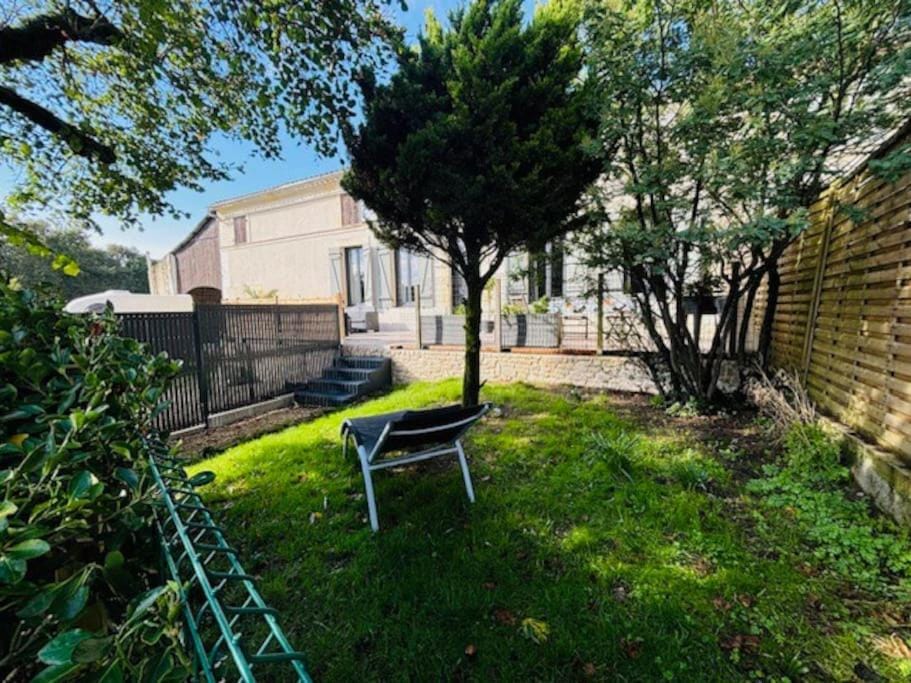 Location maison Mirambeau - 17150 House in Nouvelle-Aquitaine
