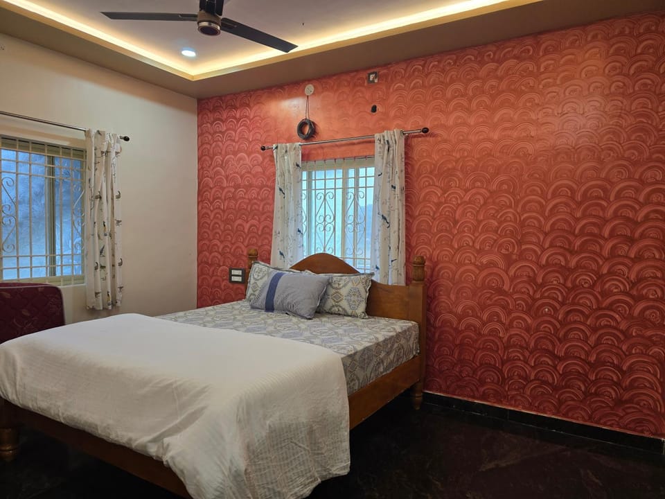 Photo of the whole room, Bedroom