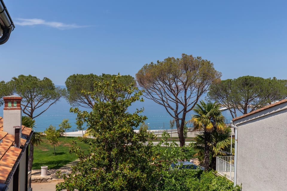 Day, Sea view