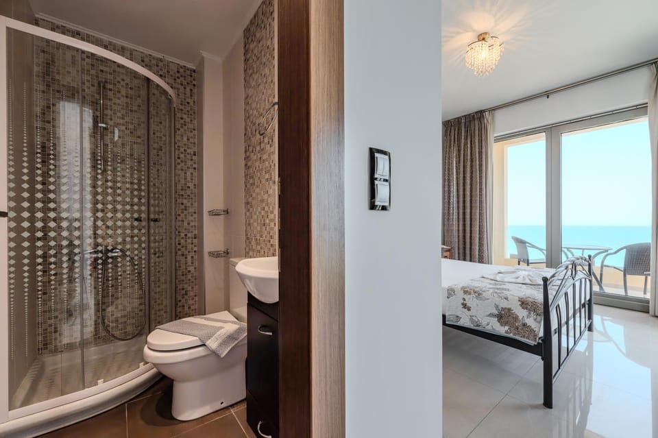 Bathroom, Photo of the whole room, Bedroom