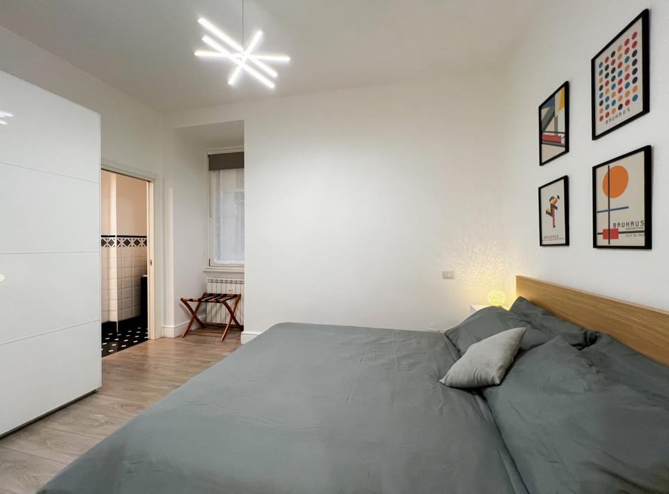 Bed, Photo of the whole room, Bedroom, wardrobe