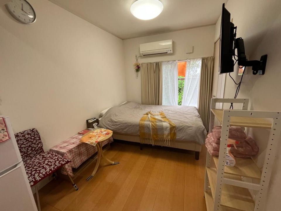 Bed, TV and multimedia, Living room, Bedroom