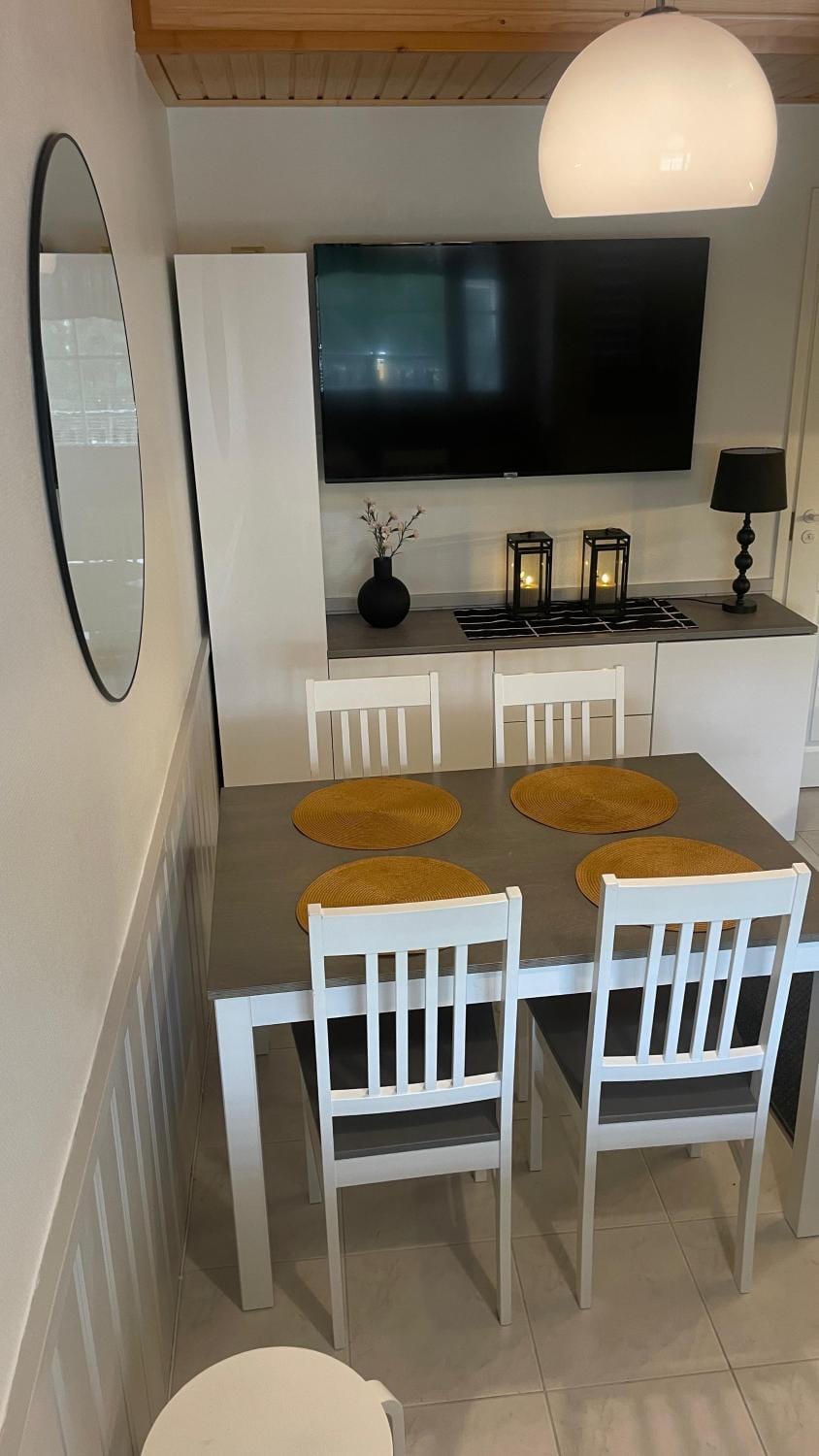 TV and multimedia, Dining area