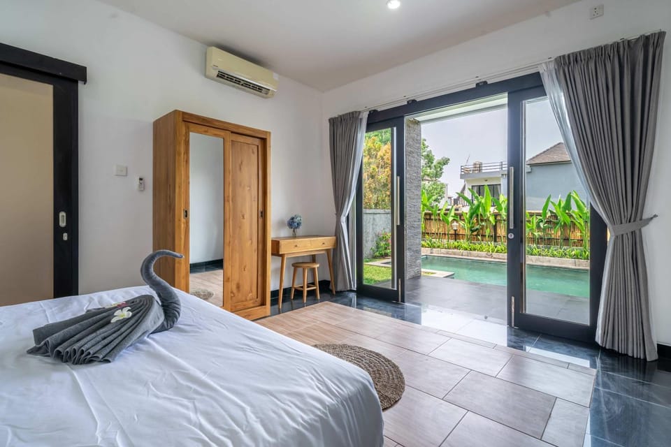 Bed, Bedroom, Pool view, Swimming pool
