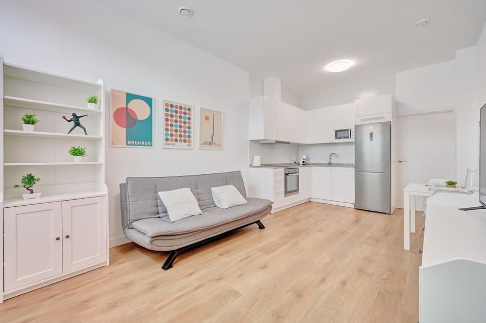 Kitchen or kitchenette, Living room, Seating area, oven, stove