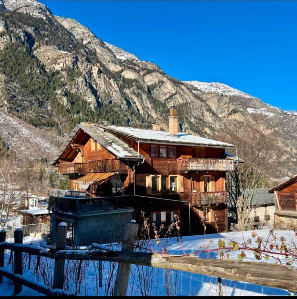 5 Zimmer-Wohnung mit Garage und Sauna Apartment in Canton of Valais