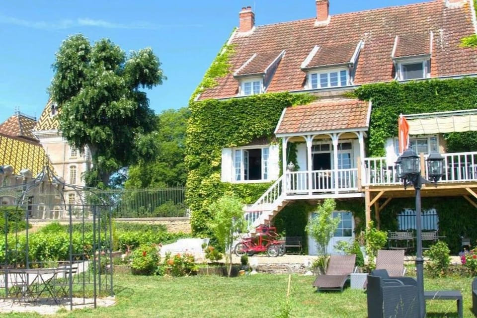 La Demeure Des Corton House in Bourgogne-Franche-Comté