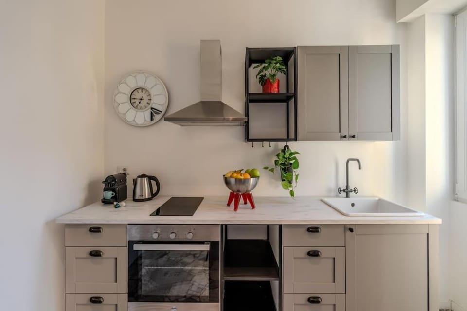 Central Station-Duomo - 3 Bedrooms With Jacuzzi Apartment in Milan