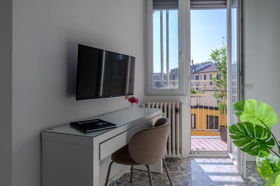 Central Station-Duomo - 3 Bedrooms With Jacuzzi Apartment in Milan