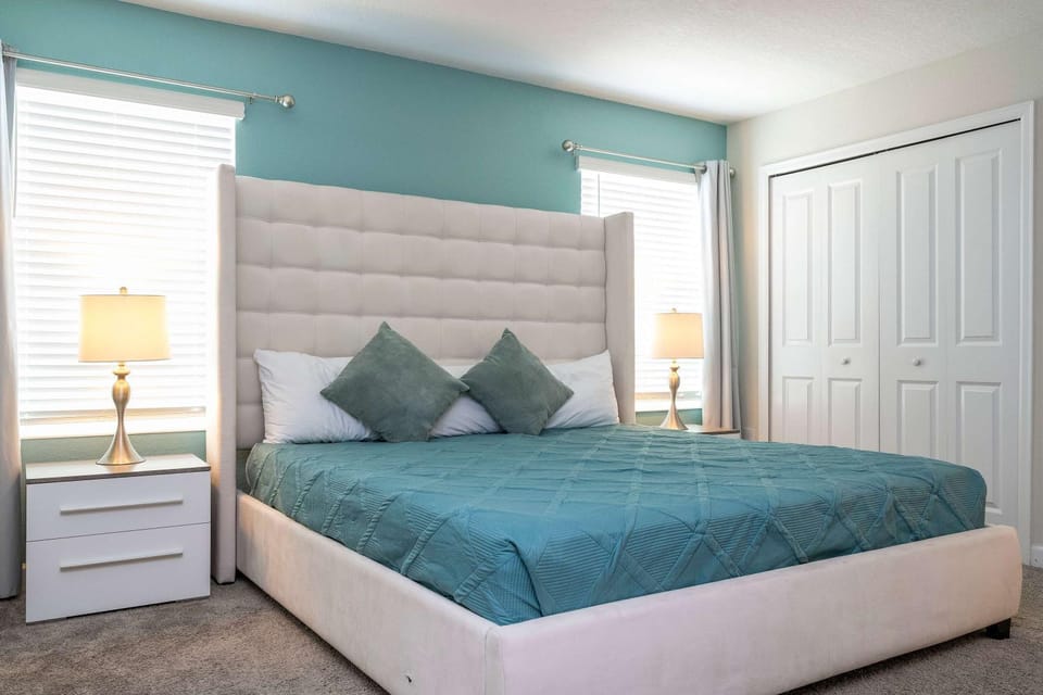 Storey Lake Home Mickey & Minions Beds Sleeps 12 House in Kissimmee