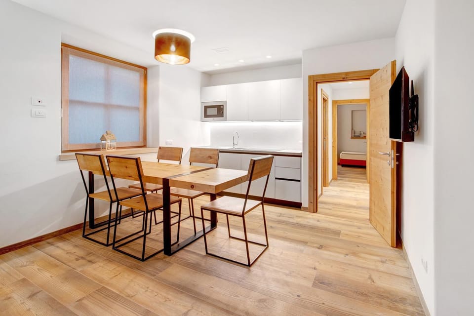 Property building, Kitchen or kitchenette, Living room