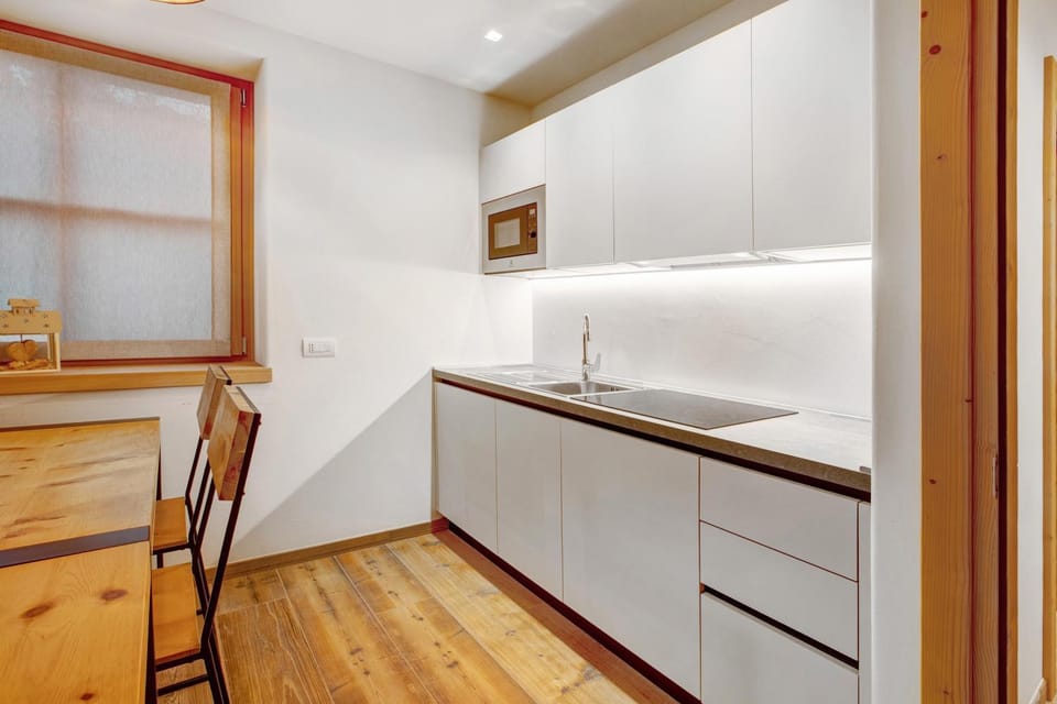 Kitchen or kitchenette, Living room