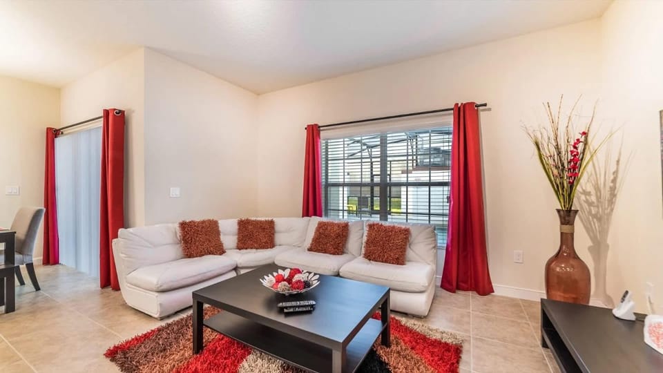 Home 4Bed in Storey Lake with Private Pool House in Kissimmee