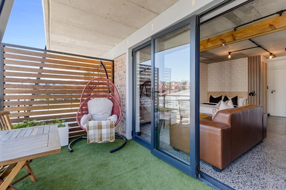 The Decade on White Soil Apartment in Cape Town