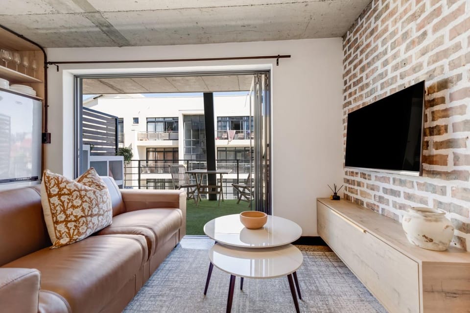 The Decade on White Soil Apartment in Cape Town