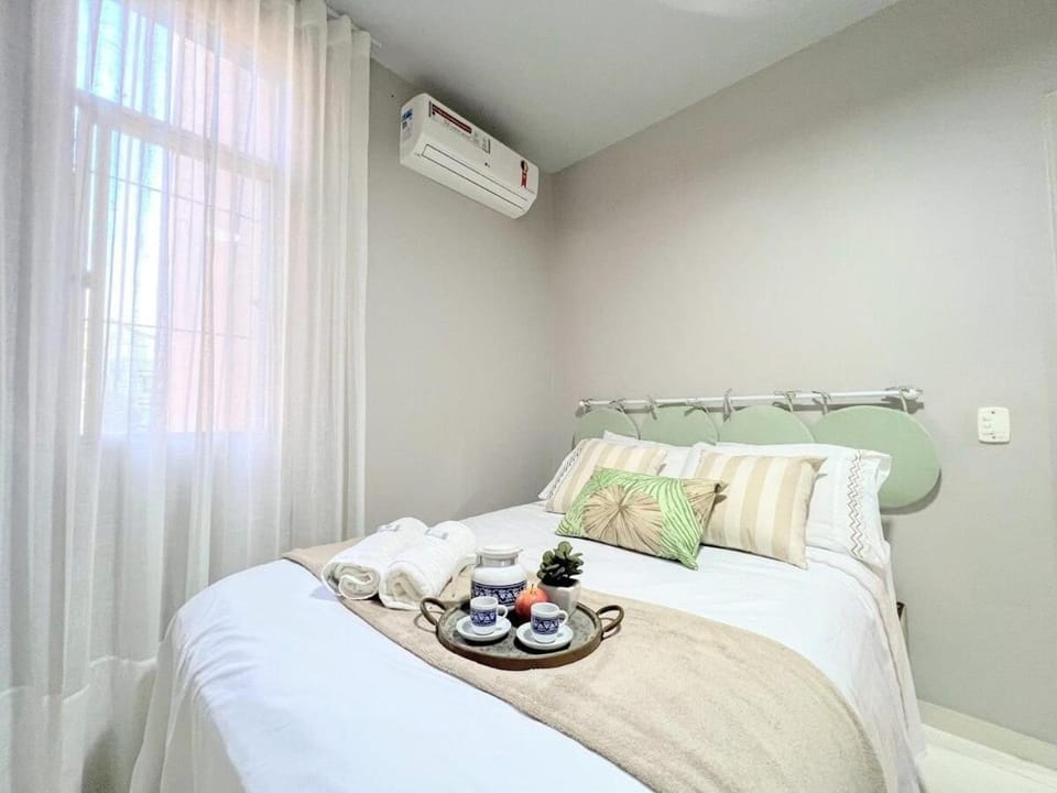 Bed, Bedroom, towels, air conditioner