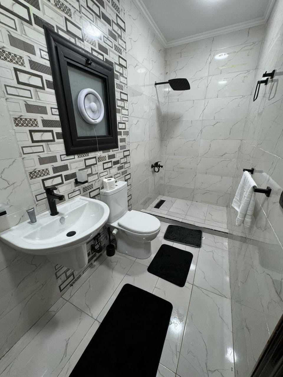 Shower, Bathroom, bidet
