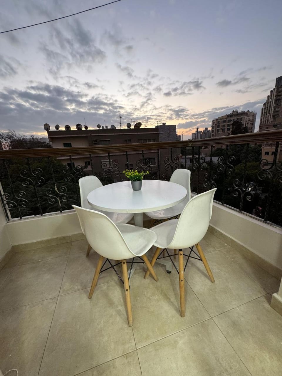 View (from property/room), Balcony/Terrace, Dining area