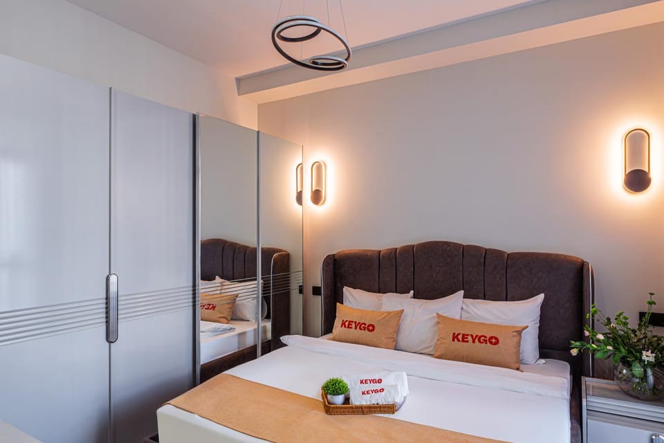 Bed, Bedroom, towels, wardrobe