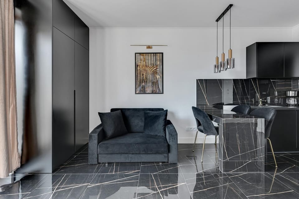 Bed, Kitchen or kitchenette, Living room, Seating area, Dining area