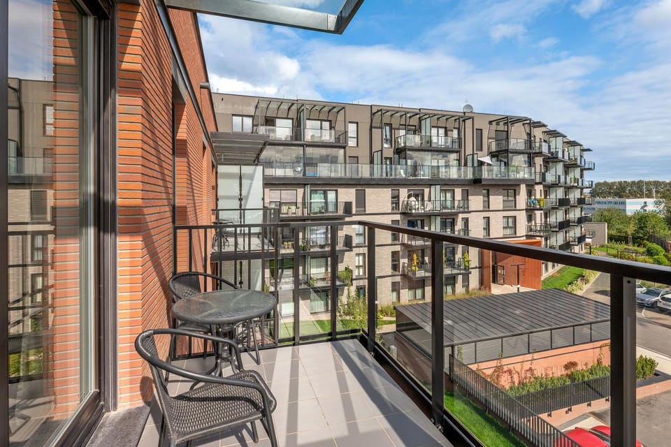 Property building, View (from property/room), Balcony/Terrace