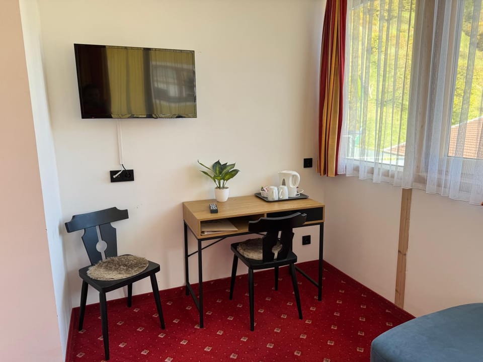 TV and multimedia, Photo of the whole room