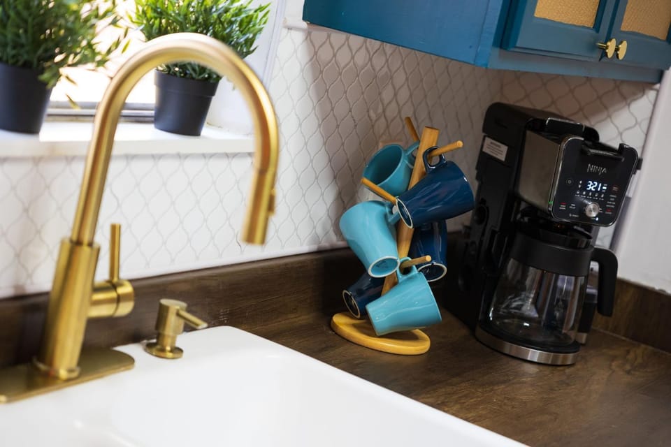 Coffee/tea facilities, kitchen, kitchen