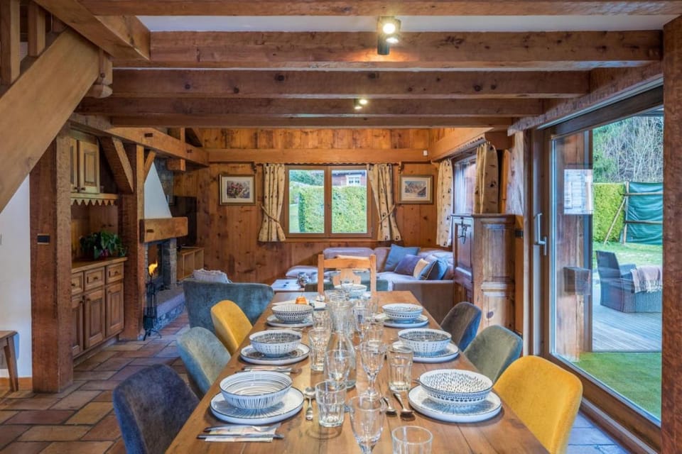 Chalet Altura- 5 Bedrooms - Jacuzzi and Sauna - By Cozee Rentals Chalet in Les Houches