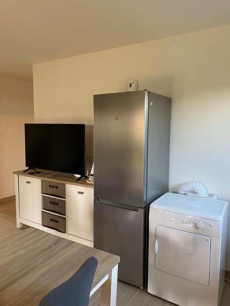 TV and multimedia, Kitchen or kitchenette