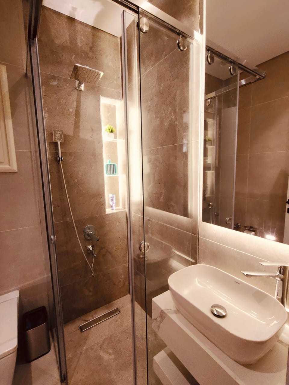 Shower, Toilet, Bathroom, Bath, towels